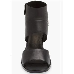 Eileen Fisher: -  Arts Ankle Cuff Sandals - Women's Size 11